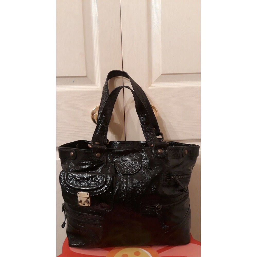Via Repubblica handbag. Made in Italy. Condition is Very Good.